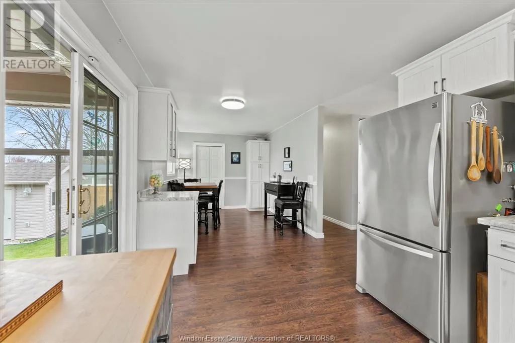 36 Rose AVENUE