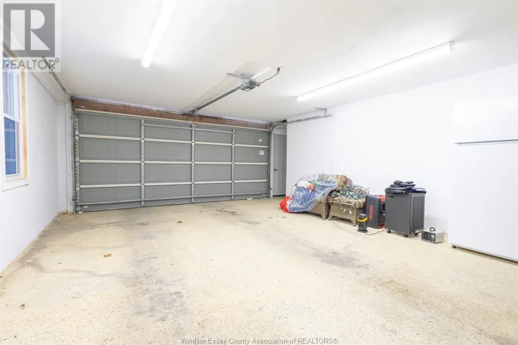 1695 DIVISION ROAD North