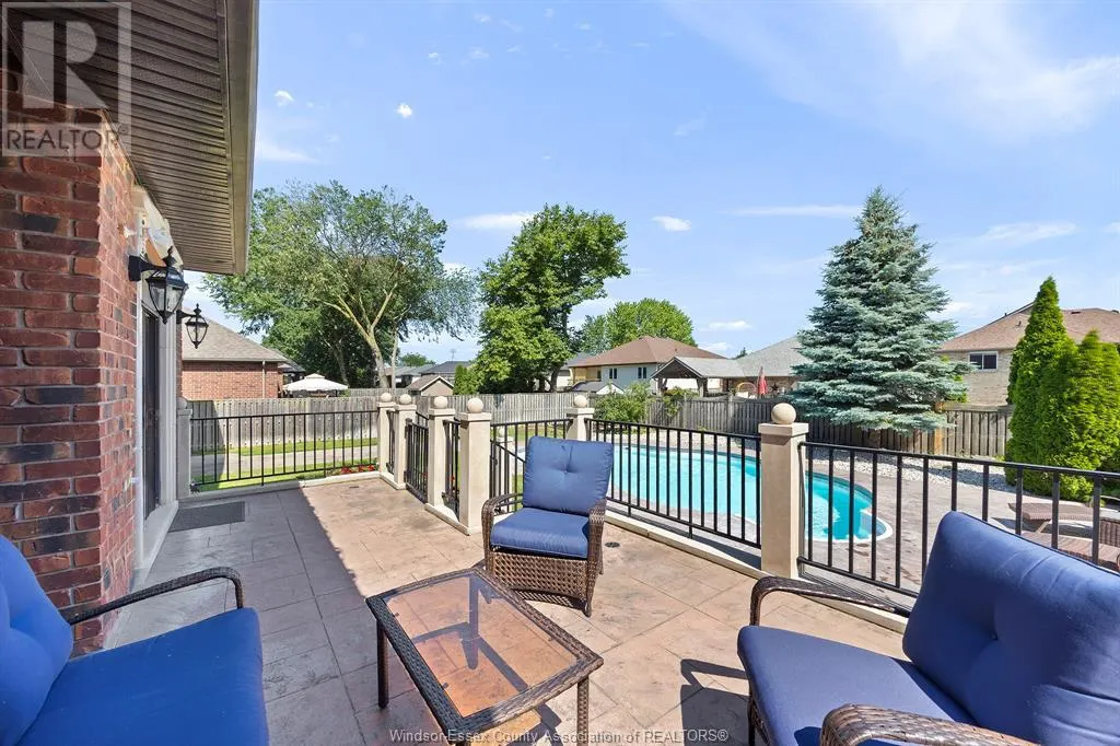1042 HUNTINGTON BOULEVARD