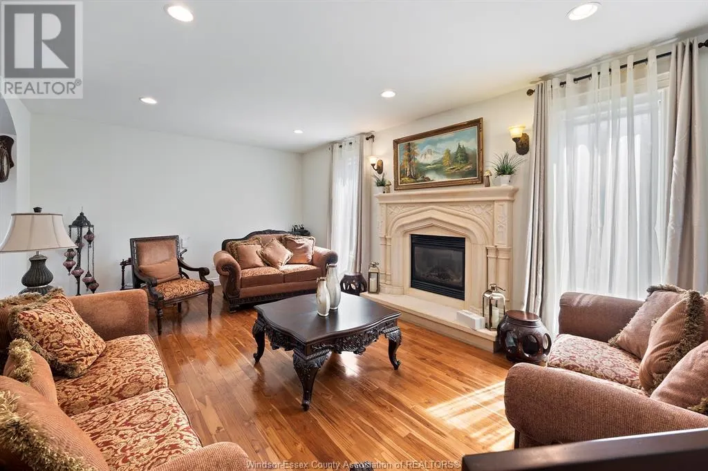 1042 HUNTINGTON BOULEVARD
