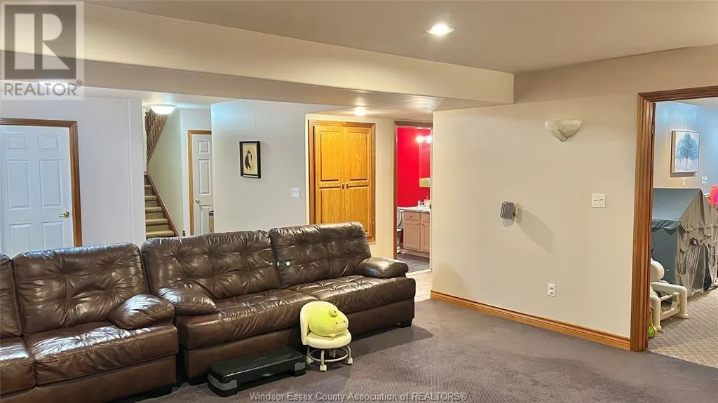 435 MENARD LANE