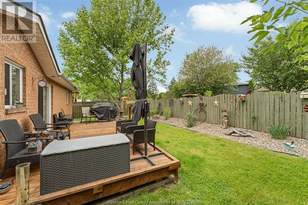 402 THORNRIDGE CRESCENT
