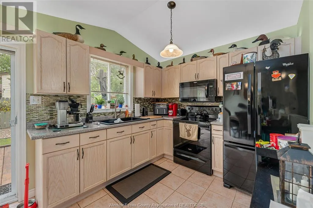 402 THORNRIDGE CRESCENT