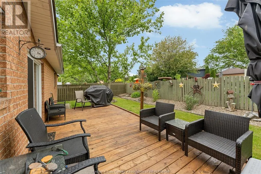 402 THORNRIDGE CRESCENT