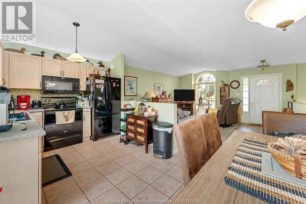 402 THORNRIDGE CRESCENT