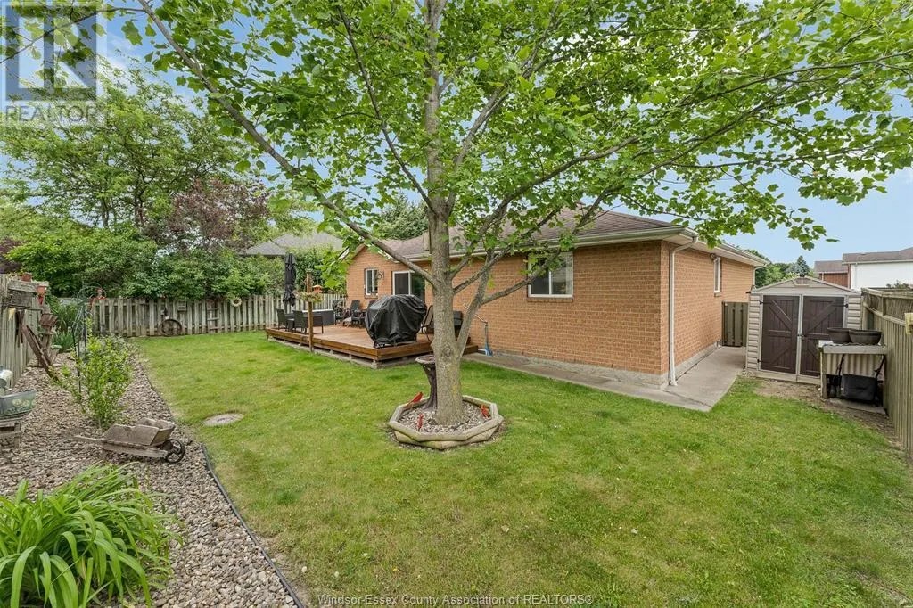 402 THORNRIDGE CRESCENT