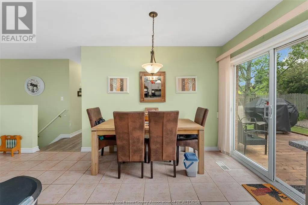 402 THORNRIDGE CRESCENT