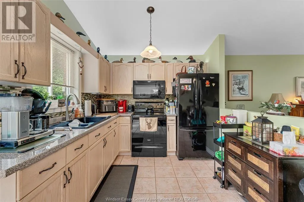 402 THORNRIDGE CRESCENT