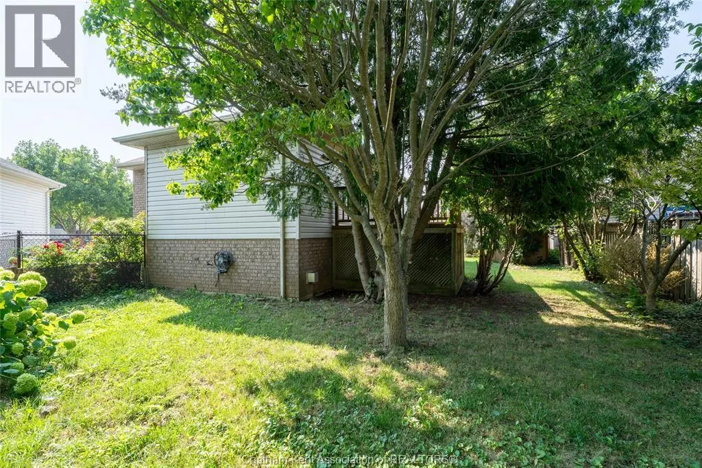 29 LaRose CRESCENT