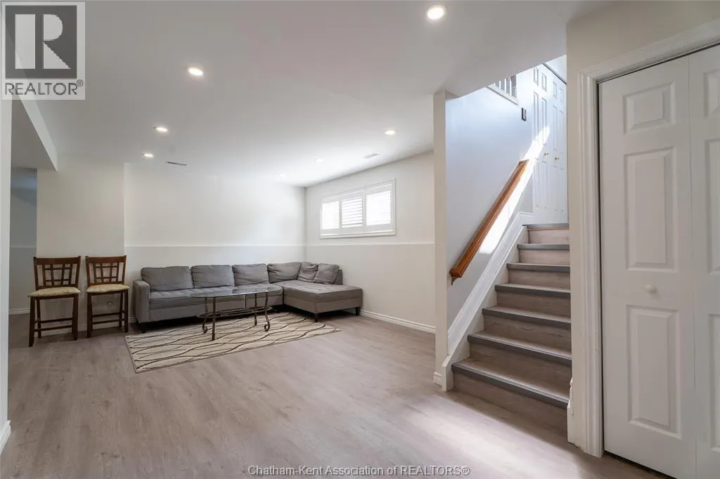 29 LaRose CRESCENT