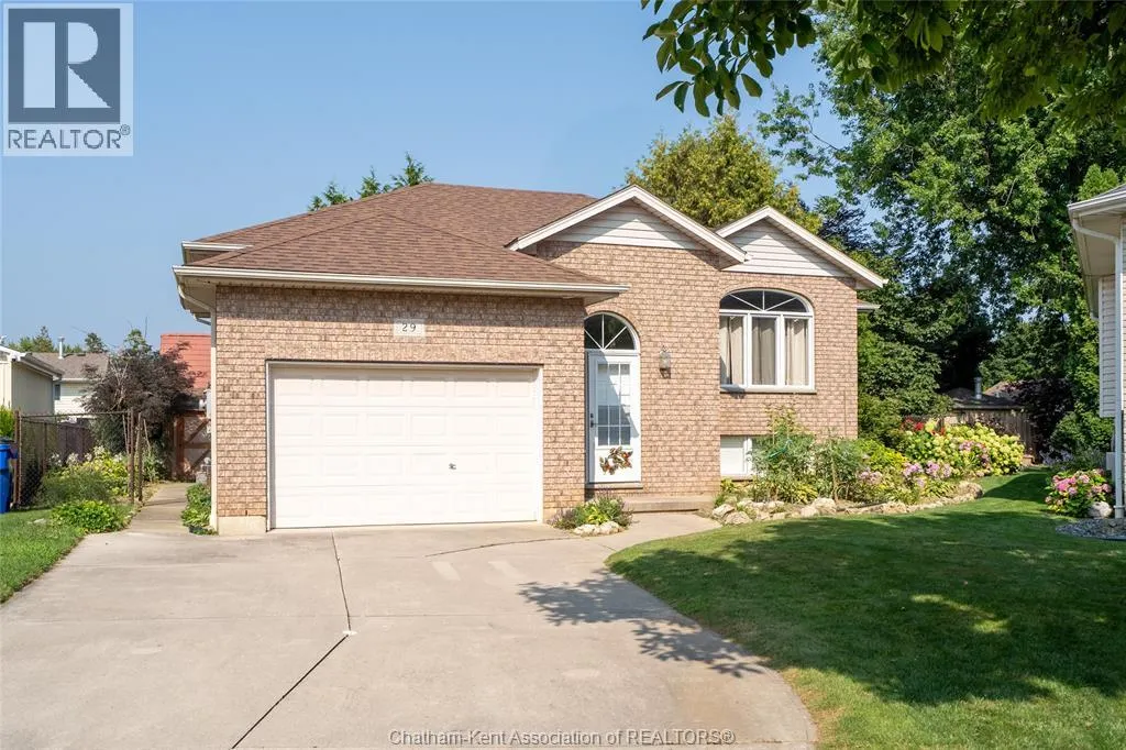 29 LaRose CRESCENT