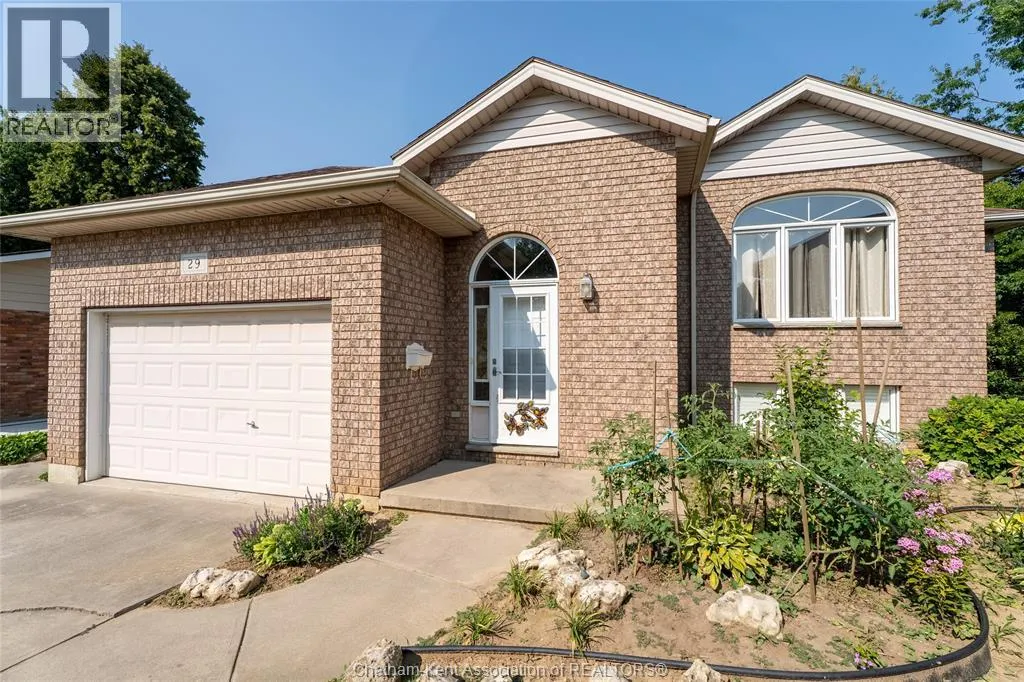 29 LaRose CRESCENT