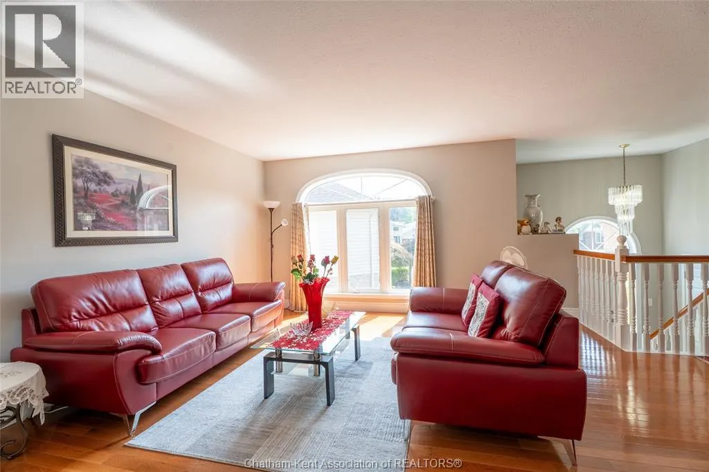 29 LaRose CRESCENT