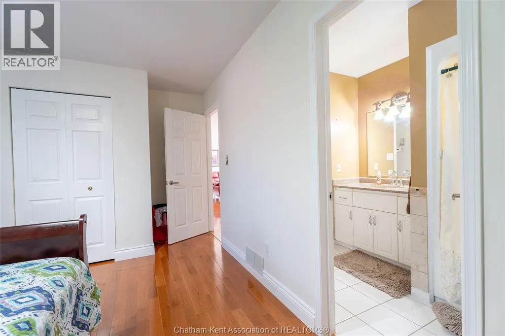 29 LaRose CRESCENT