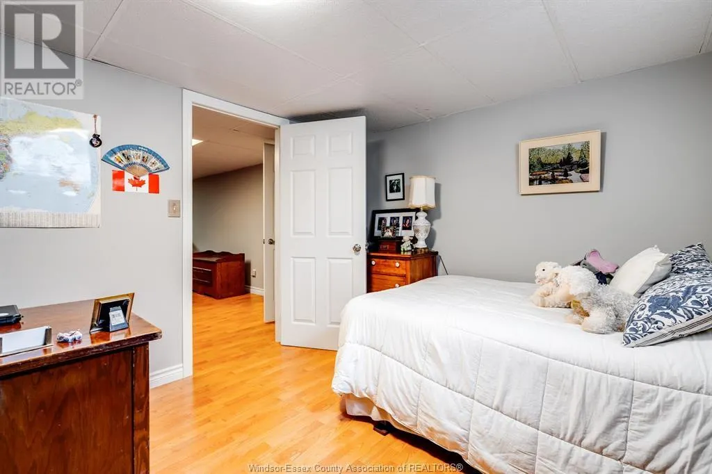 12 LEONARD DRIVE