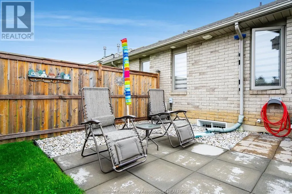 12 LEONARD DRIVE