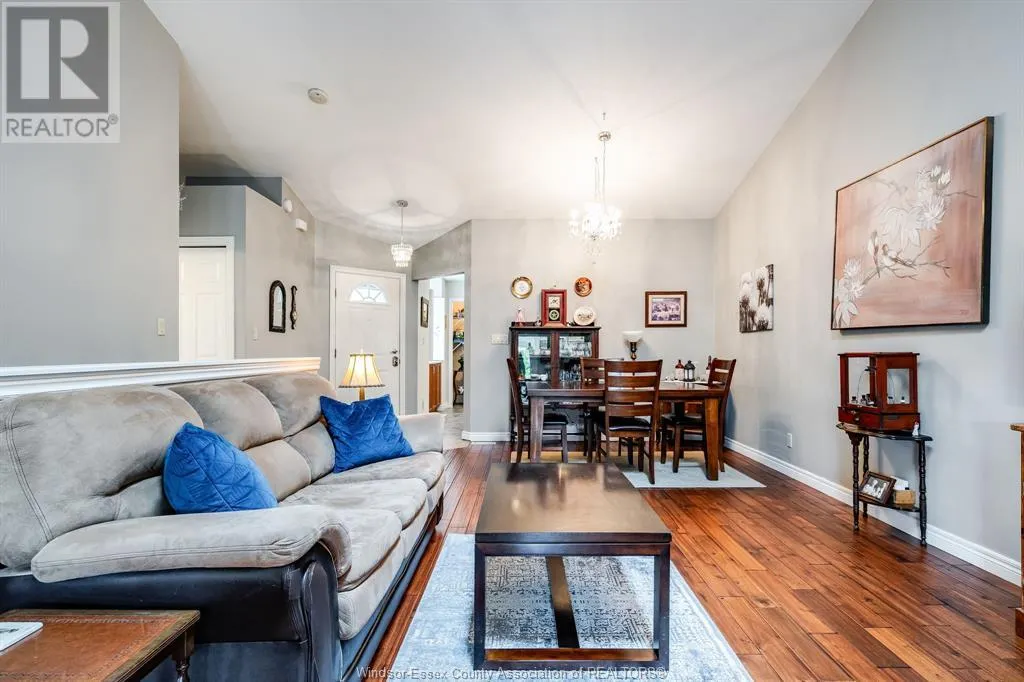 12 LEONARD DRIVE
