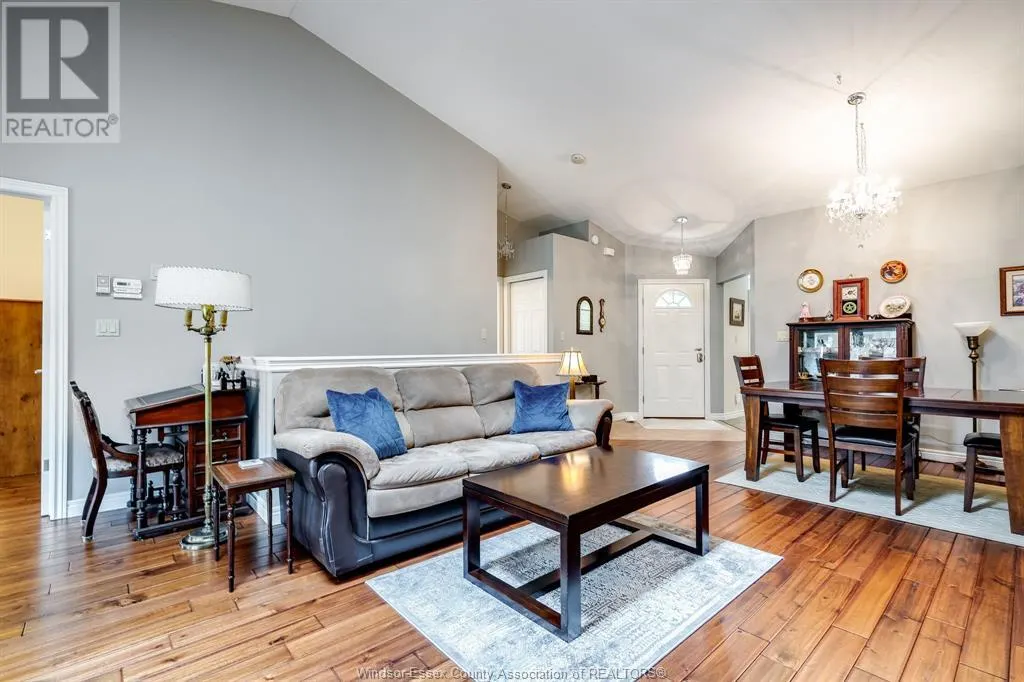 12 LEONARD DRIVE
