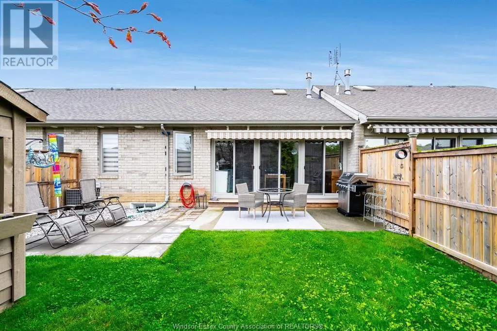 12 LEONARD DRIVE