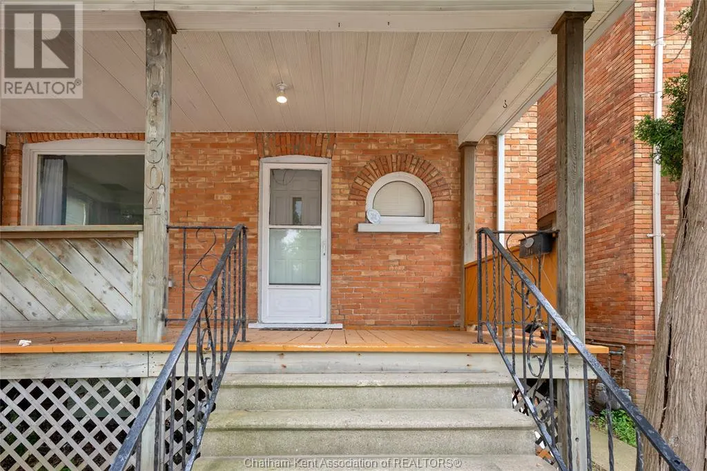 304 Queen STREET
