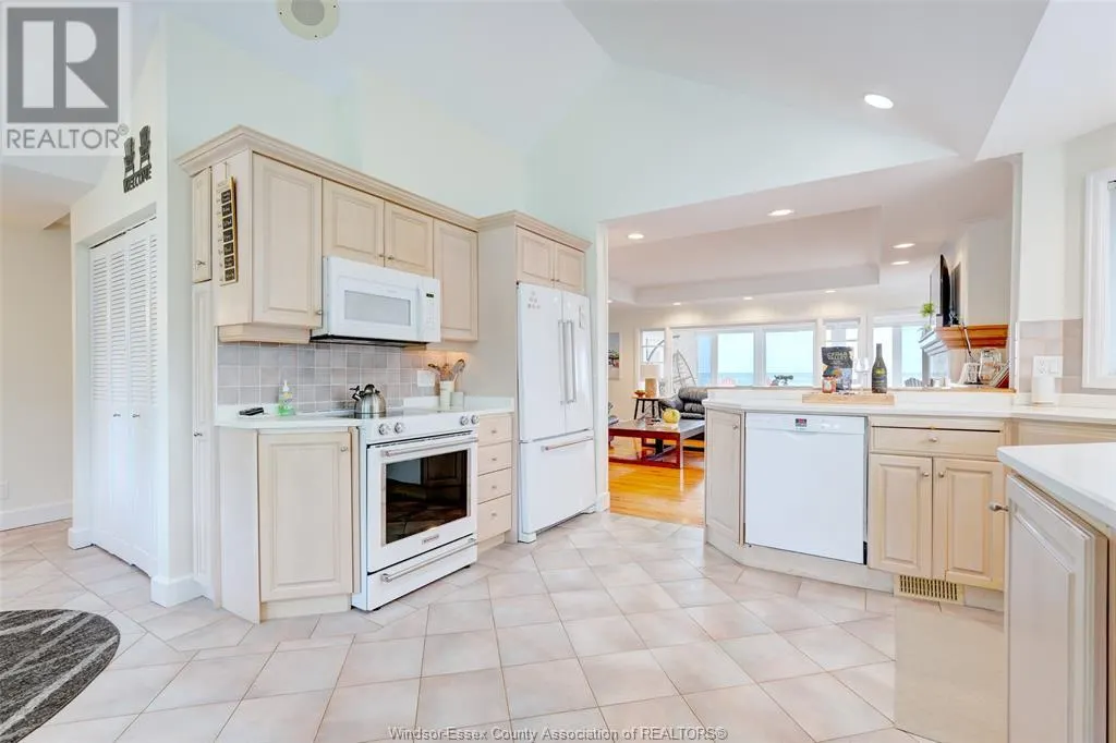 704 POINT PELEE DRIVE