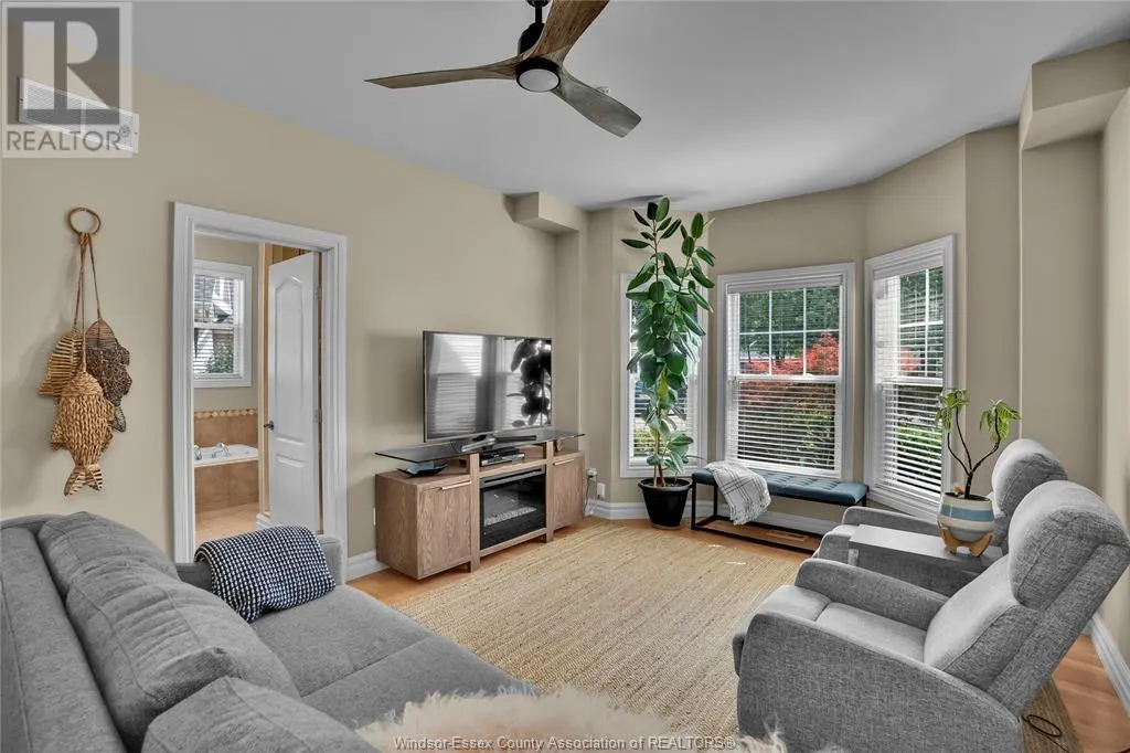 71 RED OAK CRESCENT
