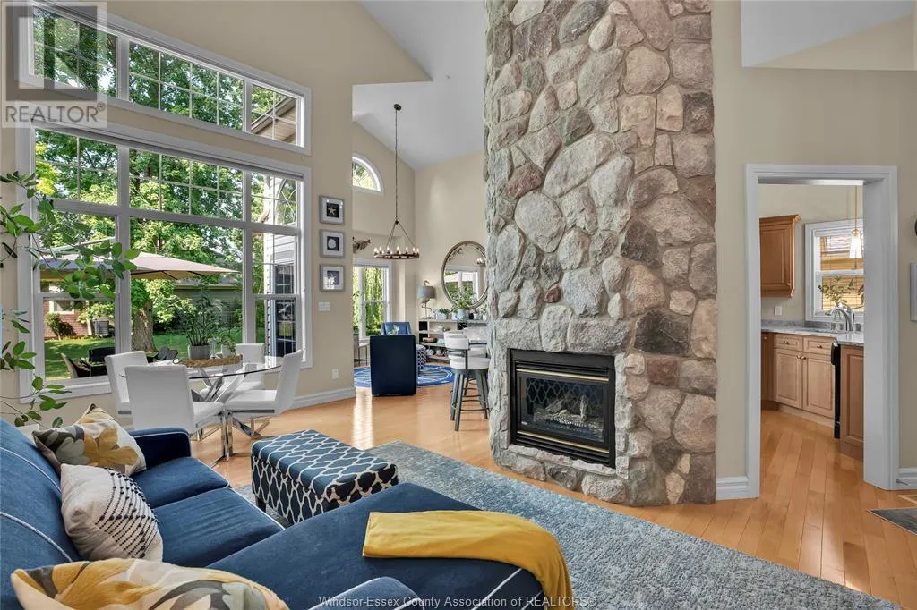 71 RED OAK CRESCENT