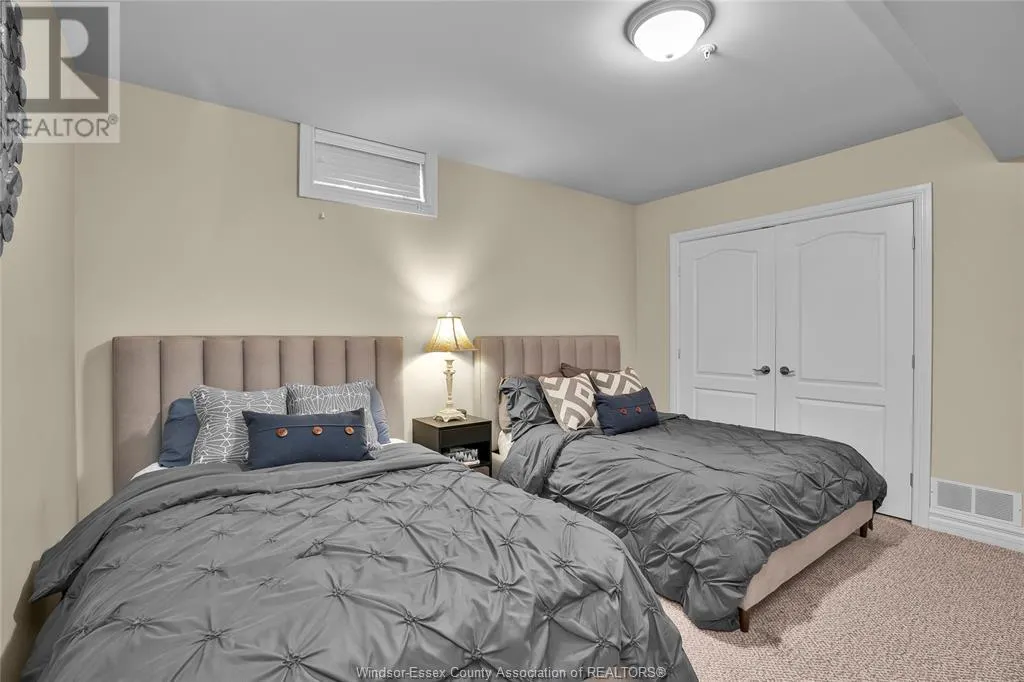 71 RED OAK CRESCENT