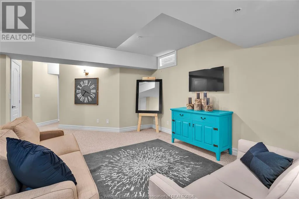 71 RED OAK CRESCENT