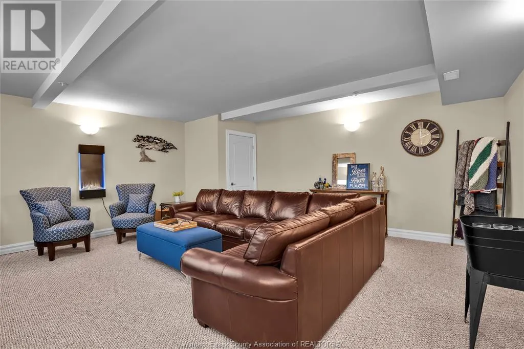 71 RED OAK CRESCENT
