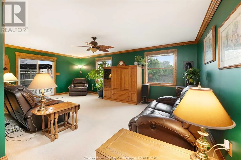 1935 CANARD DRIVE