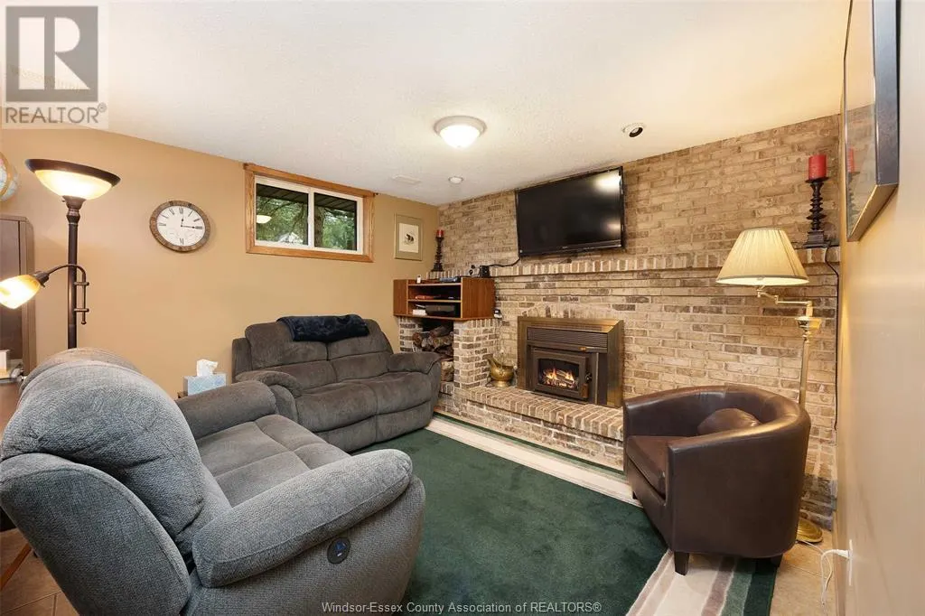 1935 CANARD DRIVE