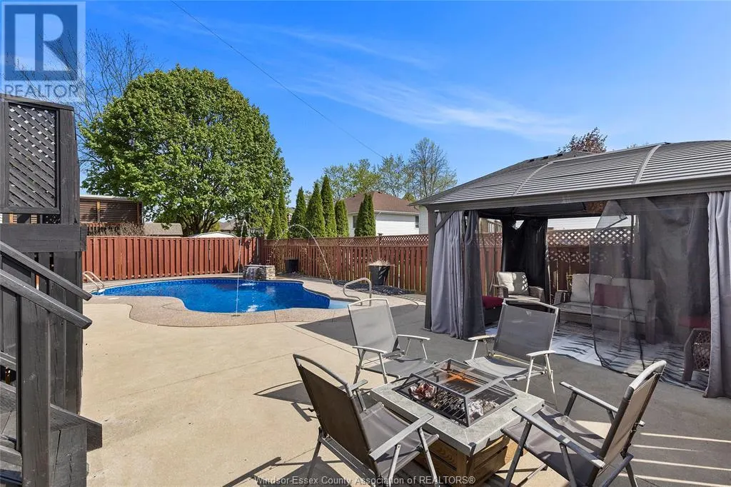 1535 MAPLE AVENUE