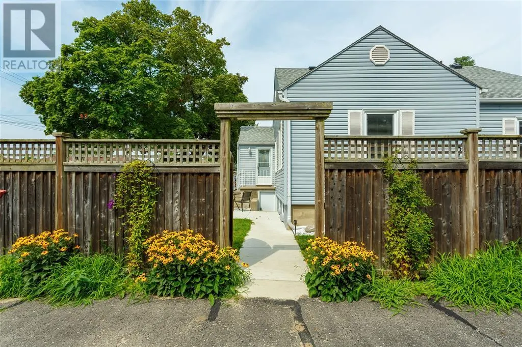 972 COLBORNE ROAD Unit# 3, #3