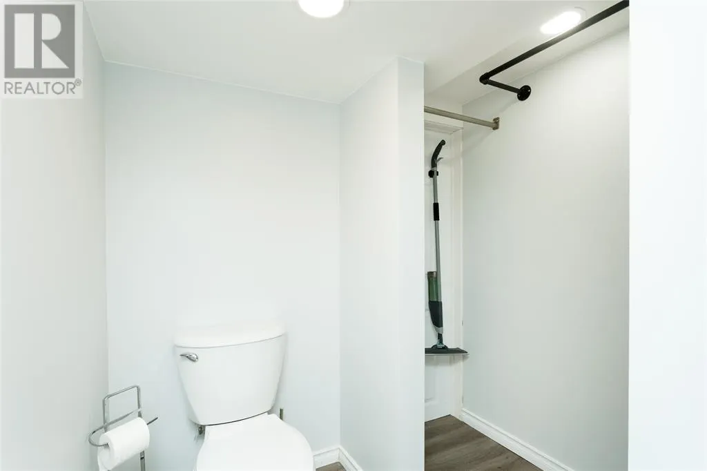 972 COLBORNE ROAD Unit# 3, #3