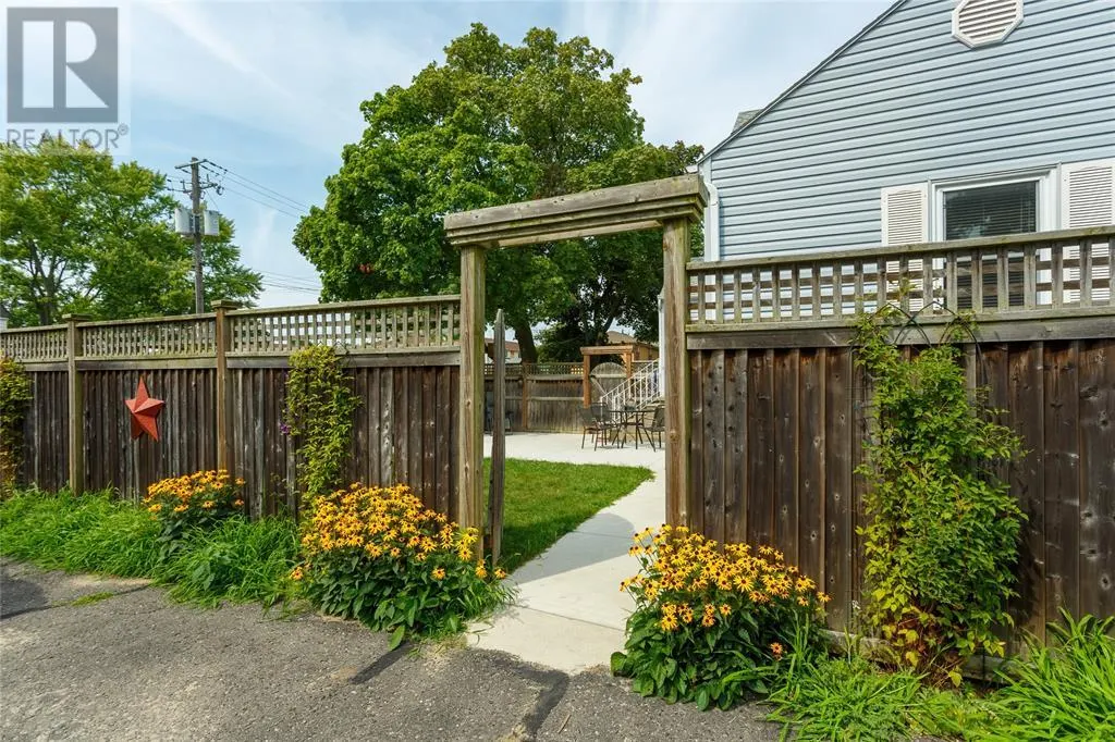 972 COLBORNE ROAD Unit# 3, #3