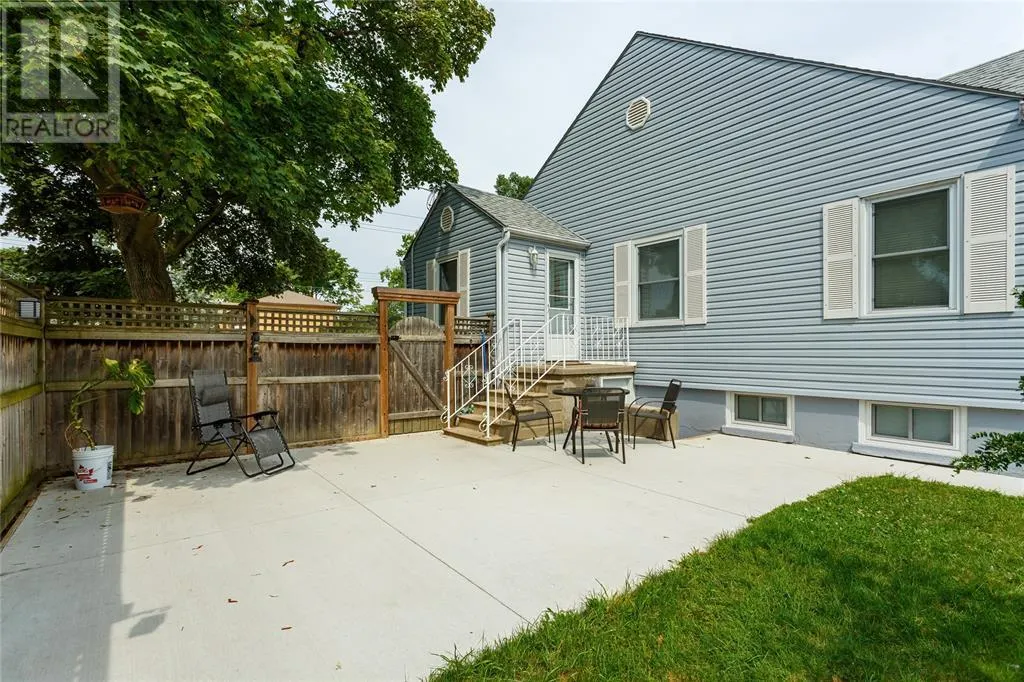 972 COLBORNE ROAD Unit# 3, #3
