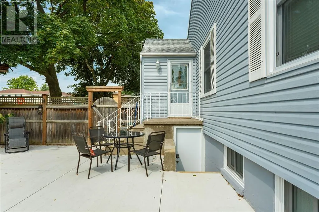972 COLBORNE ROAD Unit# 3, #3