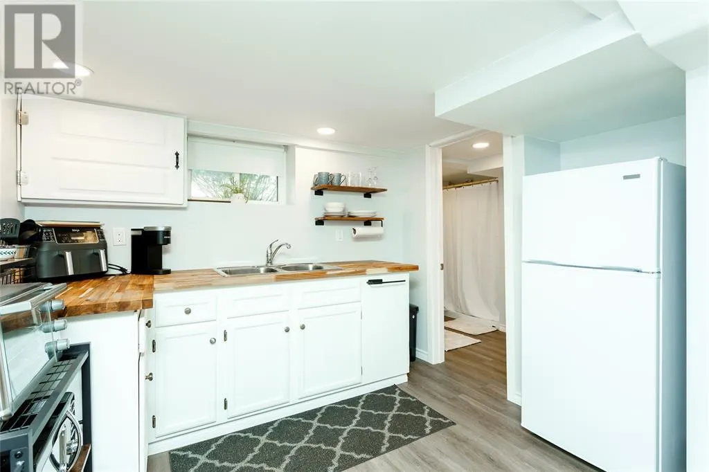 972 COLBORNE ROAD Unit# 3, #3