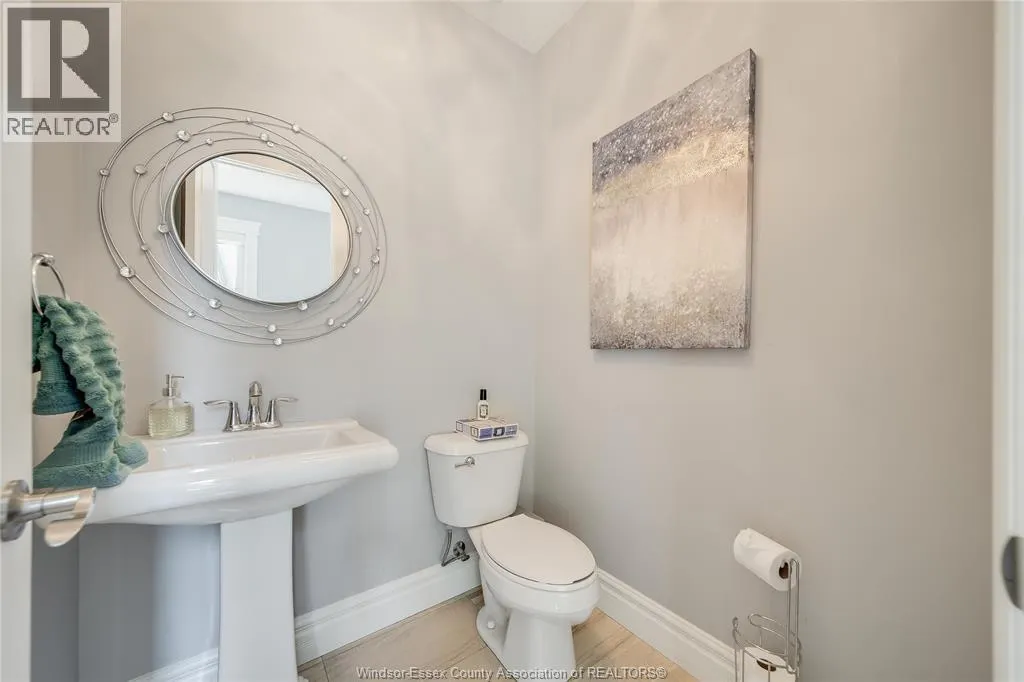 338 LAKEWOOD CRESCENT