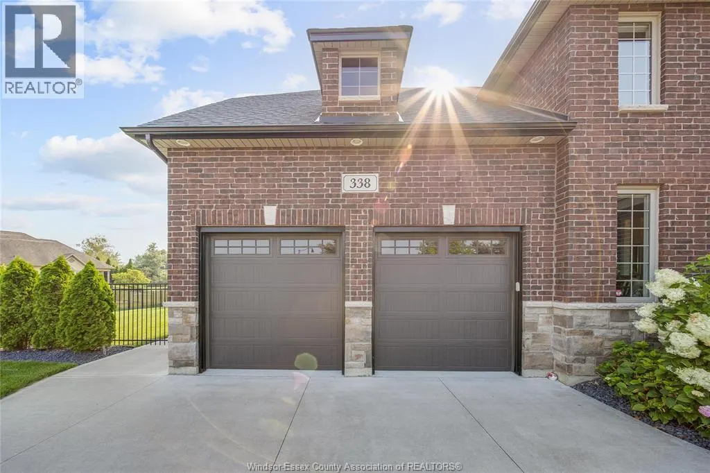 338 LAKEWOOD CRESCENT