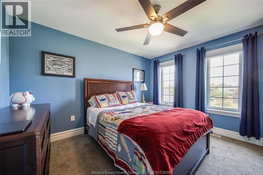 338 LAKEWOOD CRESCENT
