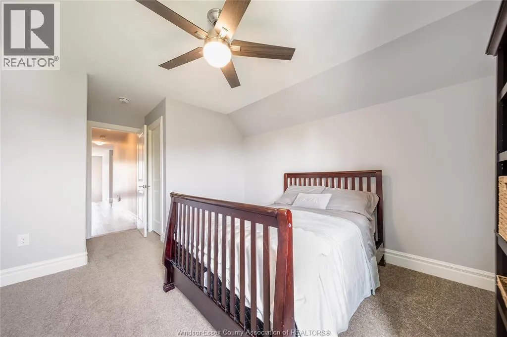 338 LAKEWOOD CRESCENT