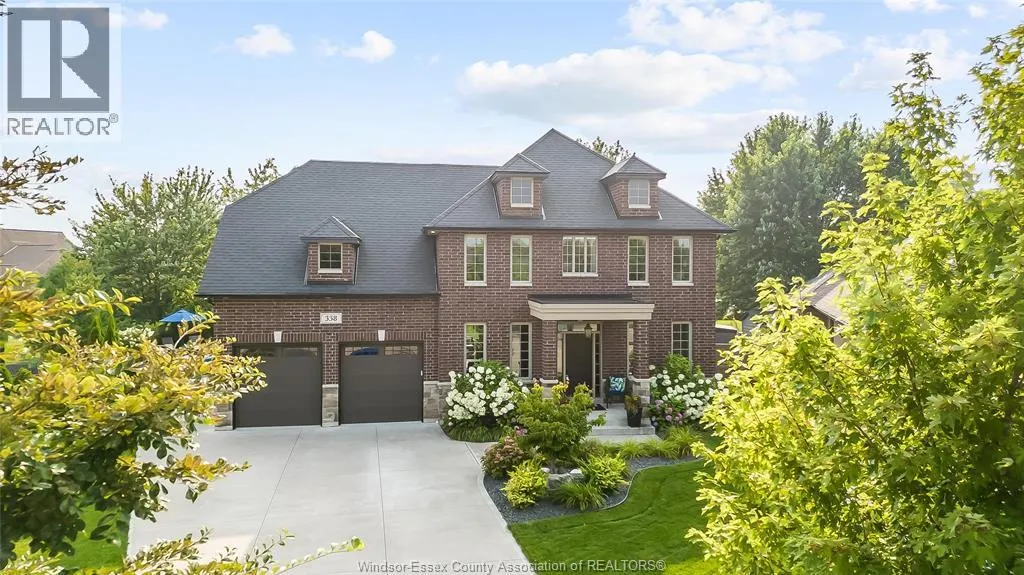 338 LAKEWOOD CRESCENT