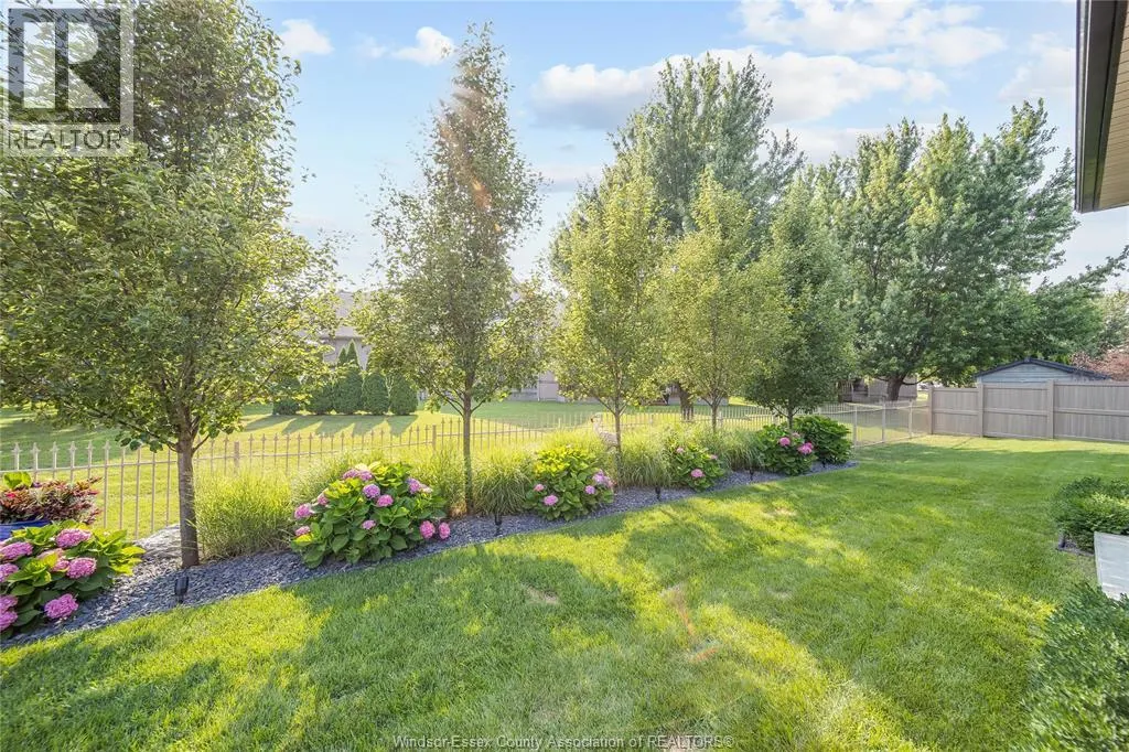 338 LAKEWOOD CRESCENT