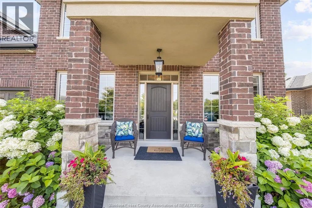 338 LAKEWOOD CRESCENT