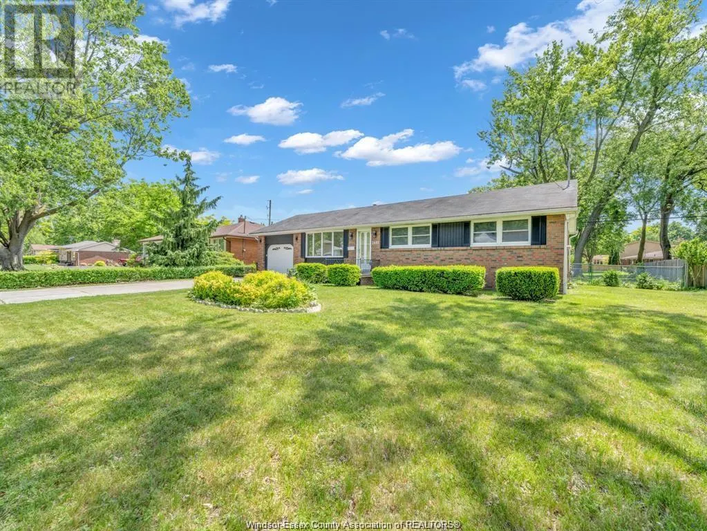 2445 TODD LANE