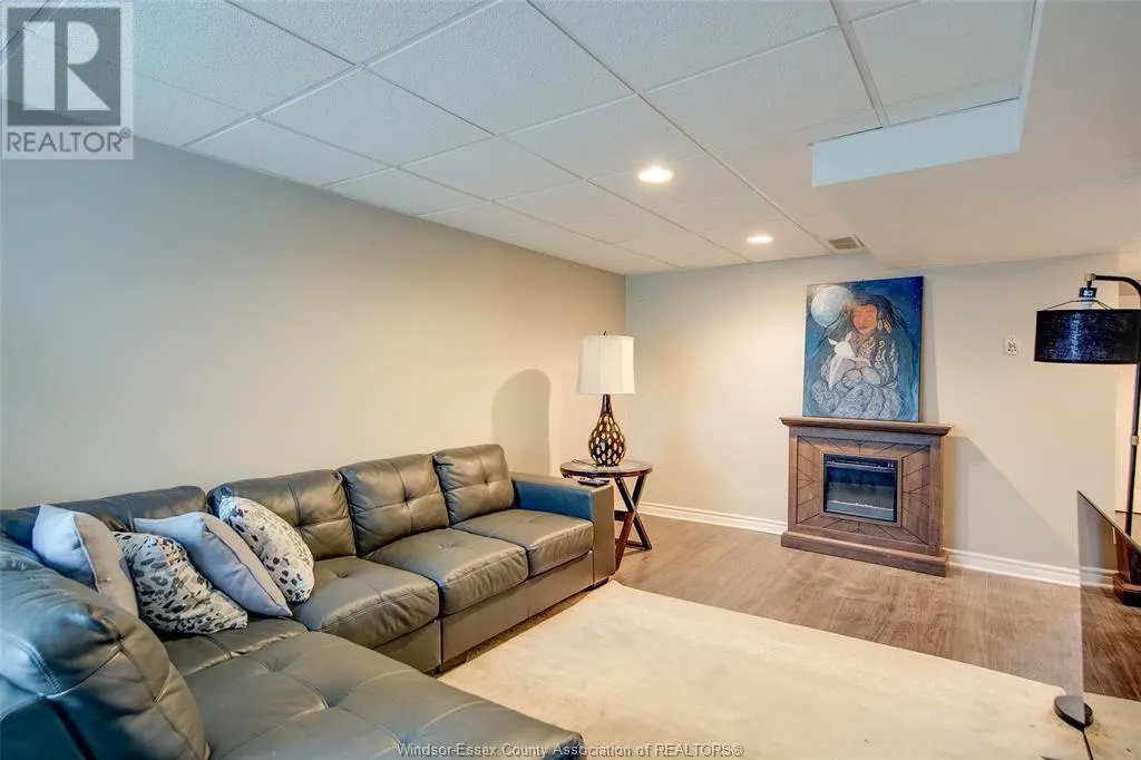 1413 MICKAILA CRESCENT