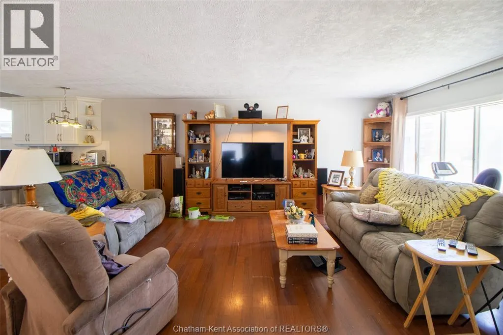 273 GRAND AVENUE East