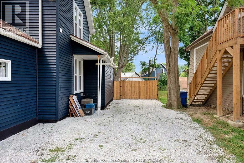 217 SELKIRK STREET